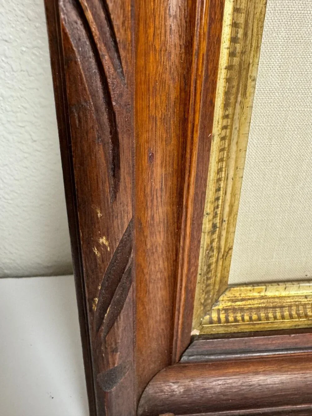 Vintage / Antique  Wooden Carved Frame w/Oval Opening 17 x 21